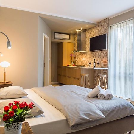 One Love Metropolitan Gardens Studio II Apartment Bukares Bagian luar foto