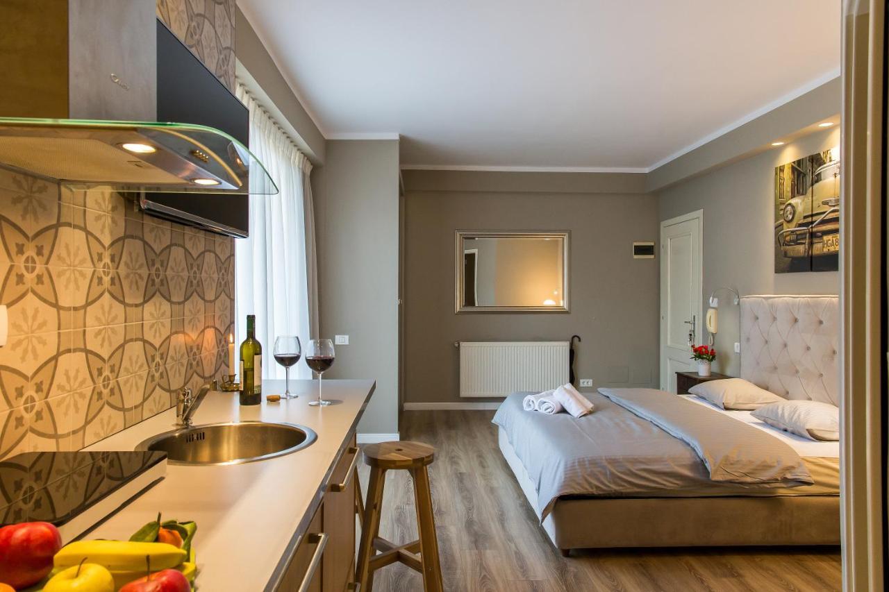 One Love Metropolitan Gardens Studio II Apartment Bukares Bagian luar foto