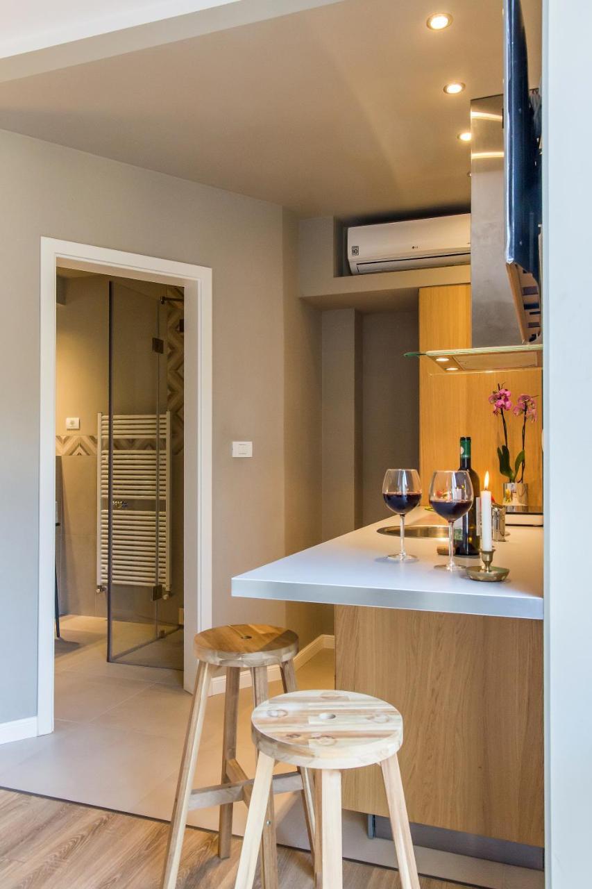 One Love Metropolitan Gardens Studio II Apartment Bukares Bagian luar foto