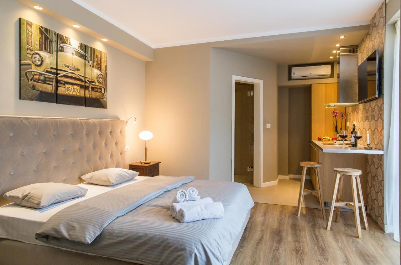 One Love Metropolitan Gardens Studio II Apartment Bukares Bagian luar foto